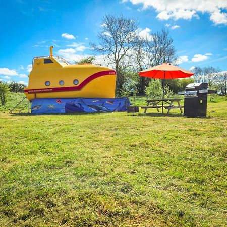 The Yellow Submarine Cheddar Exteriér fotografie